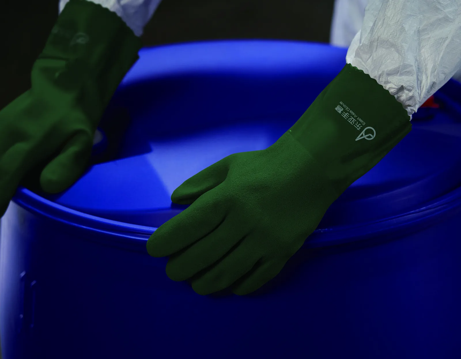Reusable nitrile chemical glove in an industrial handling application