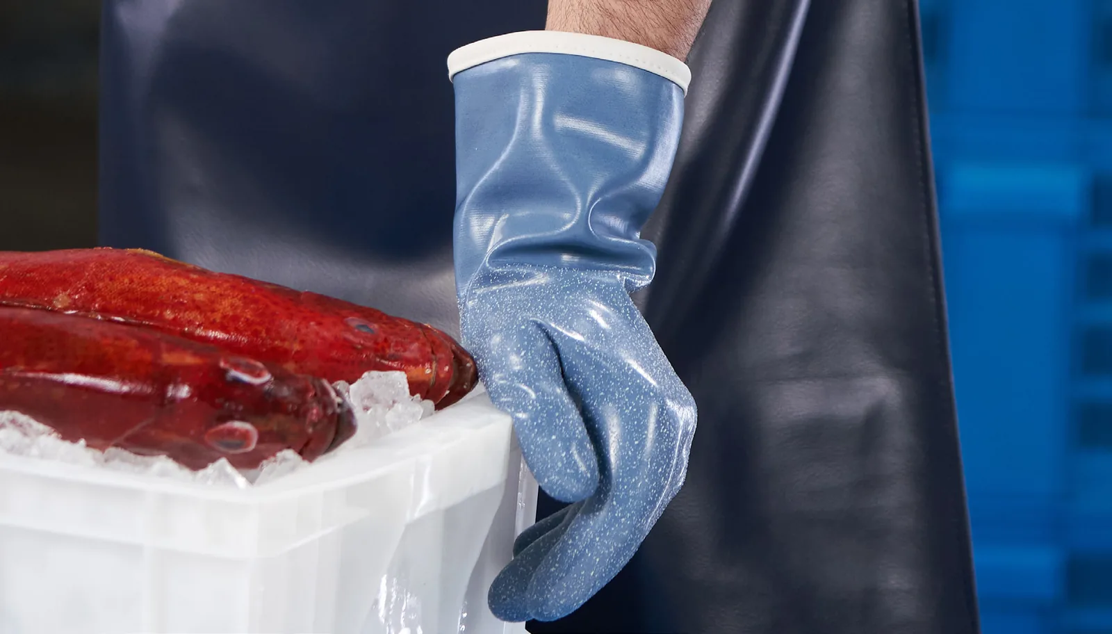 Water-based PU glove used in cold-chain handling